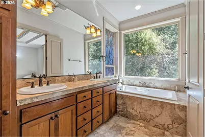 13370 SE Woodland Cir, Happy Valley, OR 97086 - Photo 19