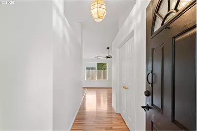 1237 S 7th St, Independence, OR 97351 - Photo 5