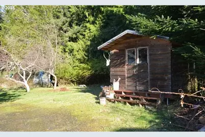 94643 Frontier Ln, Coquille, OR 97423 - Photo 17