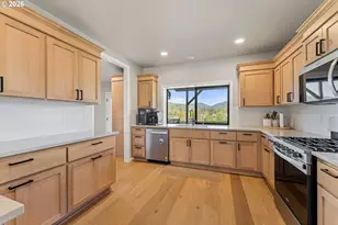 1030 SW River Mist Ln, Grants Pass, OR 97527 - Photo 9