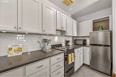 1937 NW Johnson St #3, Portland, OR 97209 - Photo 13