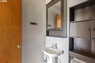 1754 NE 13th St, Lincoln City, OR 97367 - Photo 23