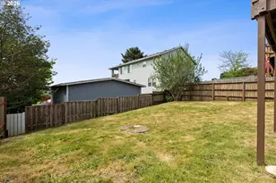 1754 NE 13th St, Lincoln City, OR 97367 - Photo 31