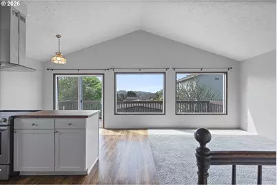 1754 NE 13th St, Lincoln City, OR 97367 - Photo 3