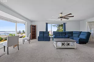 374 W Lexington Ave, Astoria, OR 97103 - Photo 7