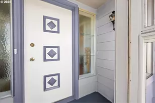 374 W Lexington Ave, Astoria, OR 97103 - Photo 3