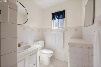 374 W Lexington Ave, Astoria, OR 97103 - Photo 17