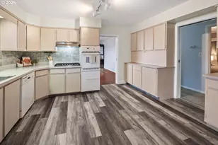 374 W Lexington Ave, Astoria, OR 97103 - Photo 17