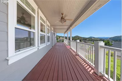 1984 NE Sunset Loop Dr, Roseburg, OR 97470 - Photo 5