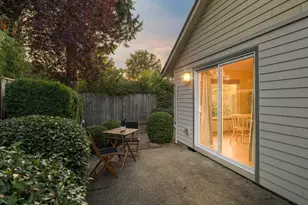 19325 SW Durell Ct, Beaverton, OR 97003 - Photo 9