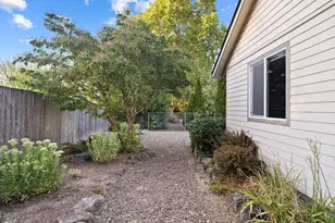 19325 SW Durell Ct, Beaverton, OR 97003 - Photo 29