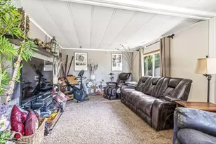 250 Holly Blvd, Kalama, WA 98625 - Photo 7