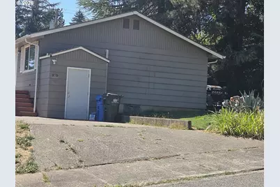 977 E Fourth Ave, Sutherlin, OR 97479 - Photo 5
