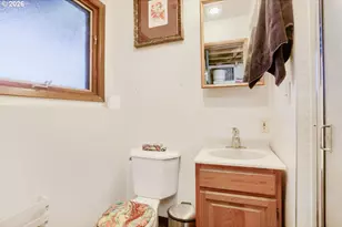 16530 NW Gillihan Rd, Portland, OR 97231 - Photo 29