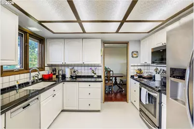 16530 NW Gillihan Rd, Portland, OR 97231 - Photo 15
