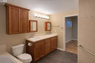 817 River Knoll Way, Springfield, OR 97477 - Photo 17