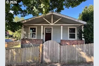 313 S 2nd St, Oregon City, OR 97045 - Photo 3