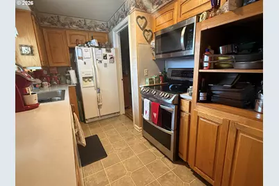 126 Woodlane Dr, Springfield, OR 97477 - Photo 9