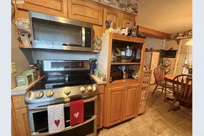 126 Woodlane Dr, Springfield, OR 97477 - Photo 7