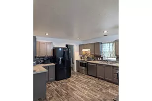 2000 Robins Lane SE, Salem, OR 97306 - Photo 5