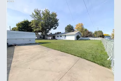 10301 Emily Dr, Island City, OR 97850 - Photo 33