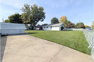10301 Emily Dr, Island City, OR 97850 - Photo 33