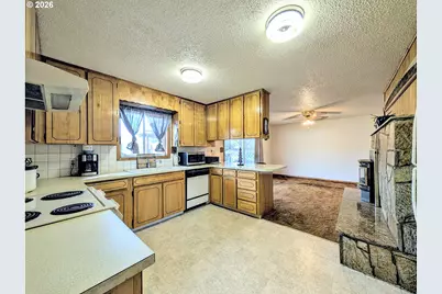 10301 Emily Dr, Island City, OR 97850 - Photo 5