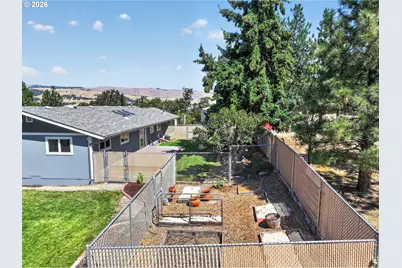 5615 Wahtonka Rd, The Dalles, OR 97058 - Photo 7