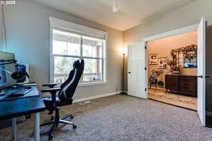 3237 Timberline Dr, Eugene, OR 97405 - Photo 9