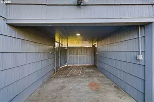 450 Hunsaker Ln, Eugene, OR 97404 - Photo 37