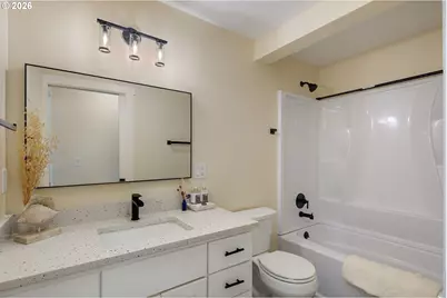 450 Hunsaker Ln, Eugene, OR 97404 - Photo 23