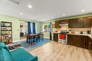 1040 NE 104th Ave, Portland, OR 97220 - Photo 9
