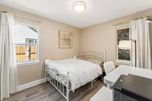1040 NE 104th Ave, Portland, OR 97220 - Photo 13