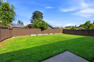 2748 NW William Dr, McMinnville, OR 97128 - Photo 23