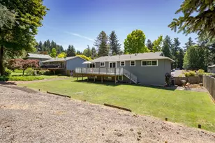 1360 Tamarisk Dr, West Linn, OR 97068 - Photo 33