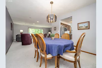 1360 Tamarisk Dr, West Linn, OR 97068 - Photo 9