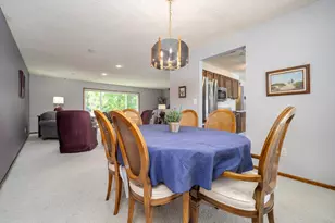 1360 Tamarisk Dr, West Linn, OR 97068 - Photo 9