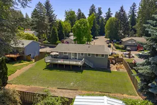 1360 Tamarisk Dr, West Linn, OR 97068 - Photo 3