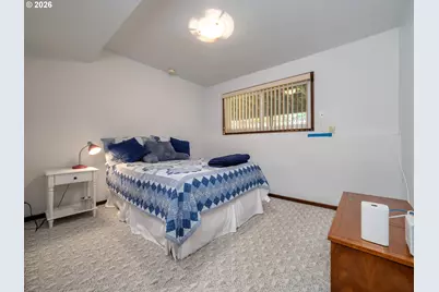 1360 Tamarisk Dr, West Linn, OR 97068 - Photo 29