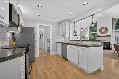 9925 SW Quail Post Rd, Portland, OR 97219 - Photo 19