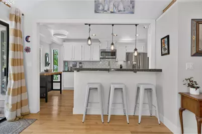9925 SW Quail Post Rd, Portland, OR 97219 - Photo 3