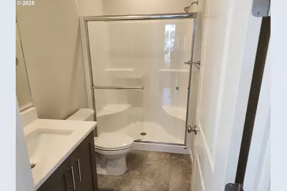 2941 Olympic St #28, Woodburn, OR 97071 - Photo 9