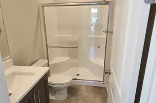 2941 Olympic St, Woodburn, OR 97071 - Photo 9