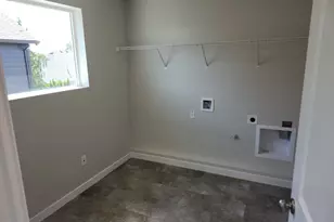 2941 Olympic St, Woodburn, OR 97071 - Photo 13