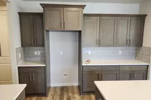 2941 Olympic St, Woodburn, OR 97071 - Photo 5