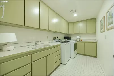 2071 Musket St, Eugene, OR 97408 - Photo 41