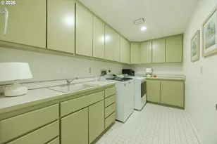 2071 Musket St, Eugene, OR 97408 - Photo 41