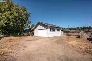 2496 Pacific Ave, North Bend, OR 97459 - Photo 37