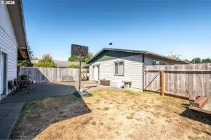 2496 Pacific Ave, North Bend, OR 97459 - Photo 33
