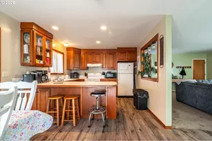 2496 Pacific Ave, North Bend, OR 97459 - Photo 15